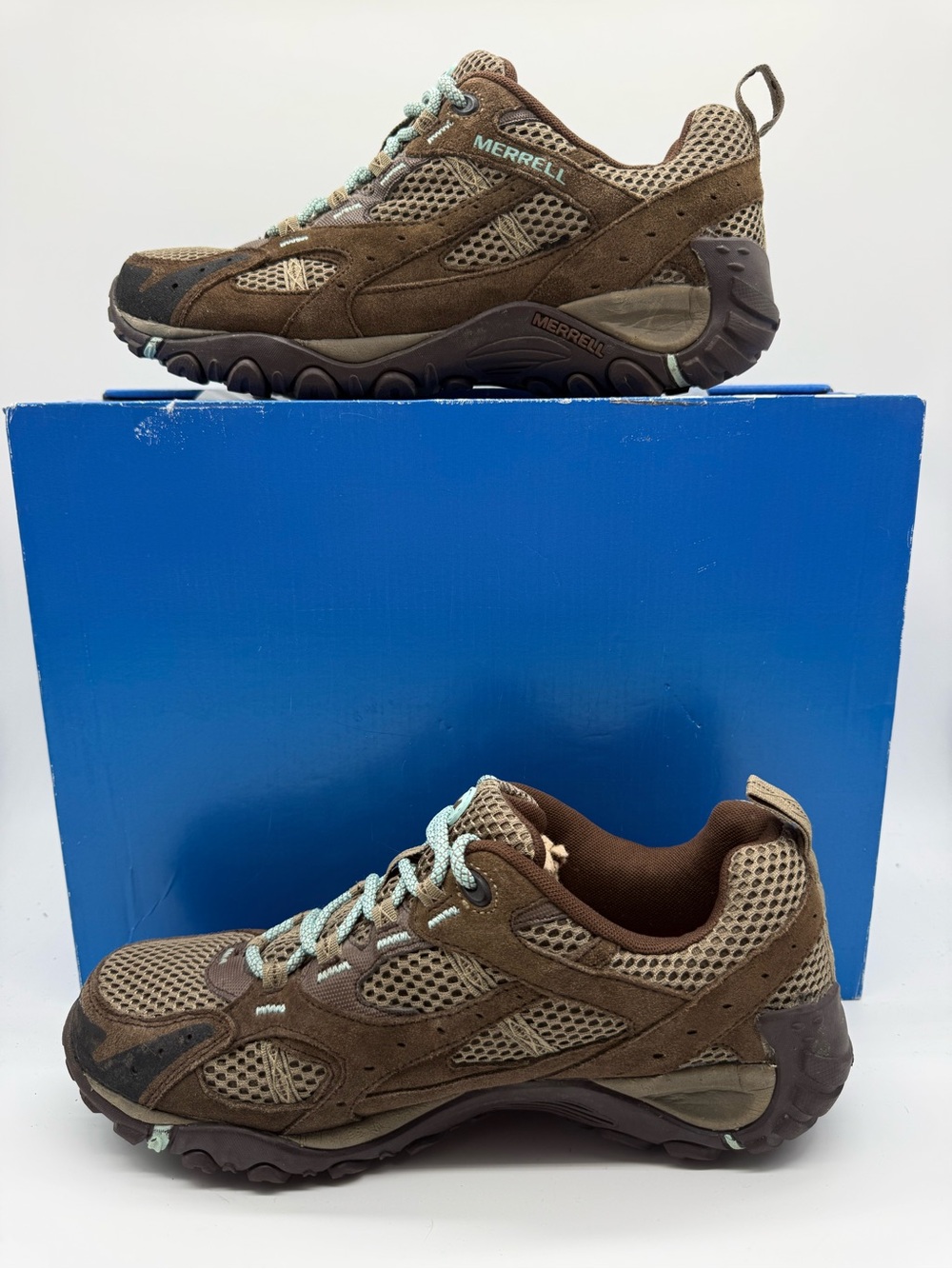 Merrell Yokota 2 Beige Women’s Low Top Hiking Trail Outdoor Shoes Size US 8,5